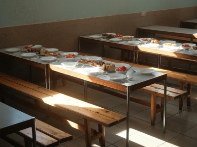 Obiady w warszawskich szkołach coraz droższe. Mokotów bije rekordy