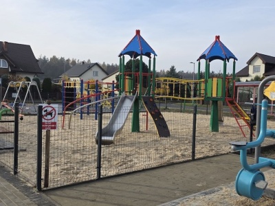 Nowe boisko, siłownia i plac zabaw. Trwa budowa w Kazimierzu Biskupim