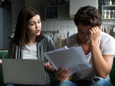 Możesz zaoszczędzić nawet 400 tys. zł na kredycie. Ekspertka: obniżka stóp to jest dobry moment, żeby działać