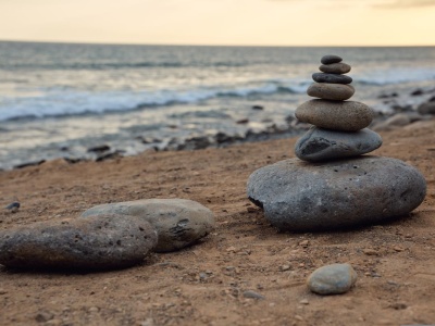 Turyści ustawiają na plaży i robią zdjęcia. Nie mają pojęcia, czym to grozi. Ekspert ostrzega