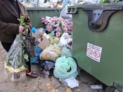 Rzeczywistość po 1 listopada. Śmieci wysypują się z kontenerów