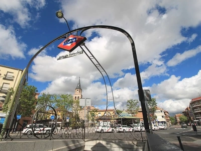 Skandaliczne zachowanie polskich kibiców w Hiszpanii. Do akcji wkroczyła policja