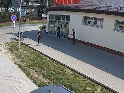 Sklepy Dino wykańczają konkurencję