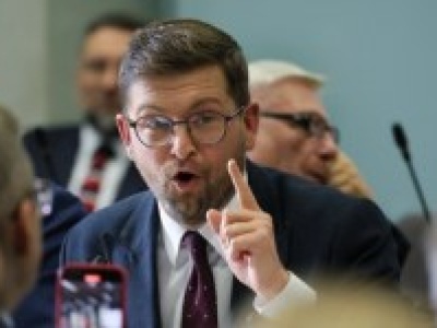 Gorące posiedzenie komisji ws. immunitetu Ziobry. Upadają kolejne wnioski