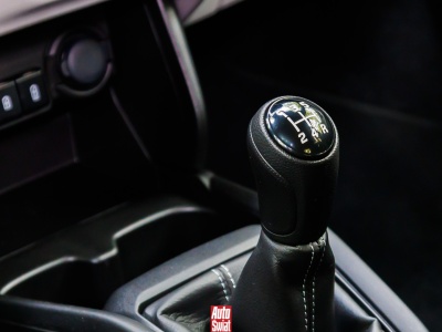 Codzienne nawyki mogą zniszczyć skrzynię biegów. Te czynności robimy automatycznie, a nie powinniśmy