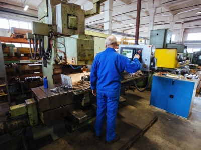 Polacy tracą poczucie bezpieczeństwa. Młodzi boją się o pensje, starsi o zdrowie