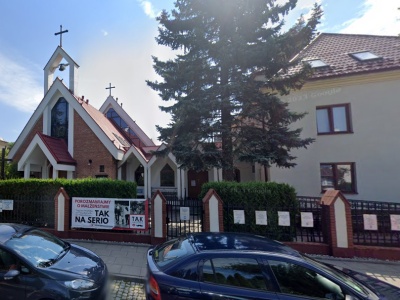 Mandaty zamiast modlitwy. Parafianie z Warszawy skarżą się na brak miejsc parkingowych przy kościele