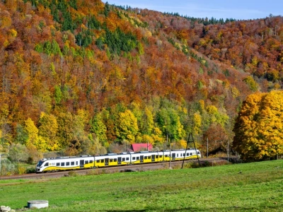 Długi weekend z Kolejami Dolnośląskimi. Dolnośląski Bilet Weekendowy ważny także w Święto Niepodległości