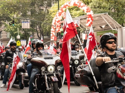 Polacy w USA donoszą na rodaków. Polonijny tygodnik grzmi: „Kapusie są wśród nas!”