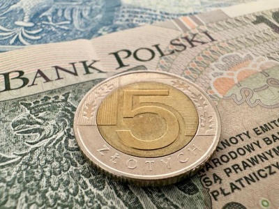 Kolejnych obniżek stóp na razie nie będzie? Złoty lekko umocniony