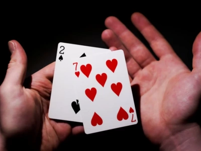 Gry karciane dla początkujących – idealne na start i do kolekcji