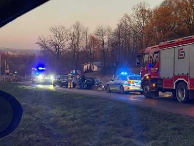 Chrząstowice. Mini Cooper wypadł z drogi i wylądował w rowie