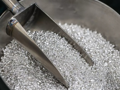 Rozejm z Chinami do kosza? Ban eksportowy na srebro, metale przemysłowe