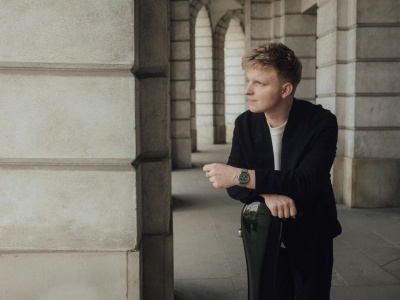 Gitarzysta Mateusz Kowalski nominowany do nagrody Grammy