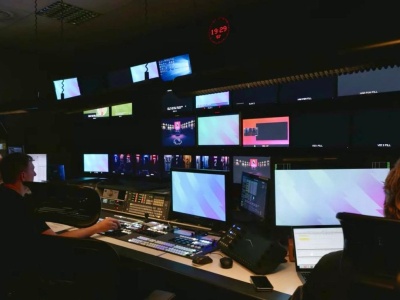 Polskie telewizje walczą o wielki kontrakt. Tysiące widzów czekają na decyzję