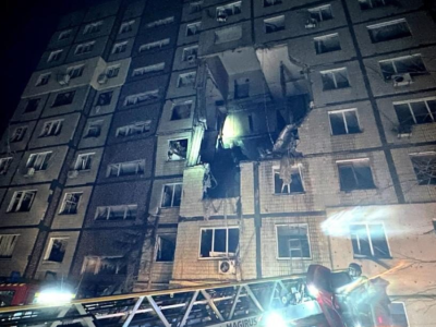 Nocny atak Rosjan. Dron uderzył w blok, są ofiary i ranni