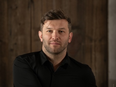 „Chcemy stworzyć największe w Europie prywatne lasy przemysłowe”. Gdy kupił pierwszy tartak, zabrakło mu na drewno. Na porażkach nauczył się biznesu