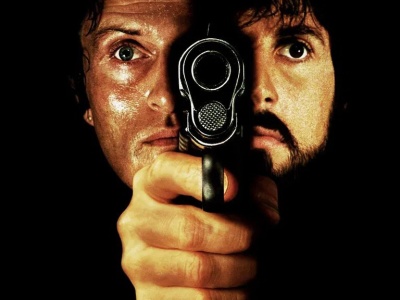 Sylvester Stallone w pogoni za groźnym terrorystą. Ten klasyk z VHS wciąż trzyma w napięciu!