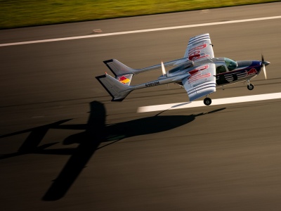 Silnik wielkości dłoni zastąpi potężne jednostki napędowe. Kalifornijski test otwiera nową erę w lotnictwie