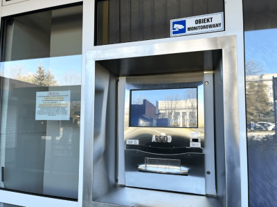 Po 12 latach WiMBP w Rzeszowie otrzymała nową wrzutnię biblioteczną