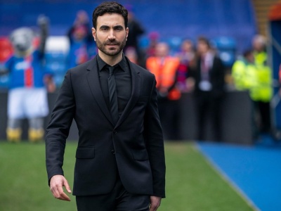 Brett Goldstein w komedii romantycznej Escorted. Serial dostał zamówienie na sezon od Prime Video