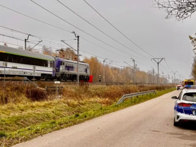 Tragiczny wypadek na torach. Trwają utrudnienia w ruchu pociągów na linii Ciechanów-Warszawa