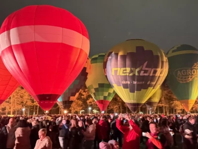 Balony we Wrocławiu przyciągnęły morze ludzi. Czy będą loty? Organizatorzy boją się o pogodę