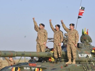 Czwartkowy przegląd mediów; Groźna eskalacja na granicy Indii i Pakistanu; Ulepszać, nie likwidować