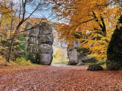 Jesienny Ojcowski Park Narodowy: szlaki, jaskinie i zamki, które warto zobaczyć