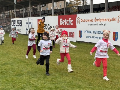 Radosne świętowanie na Ostrowieckich Biegach Niepodległości