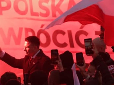 Mentzen będzie ścigany za odpalenie racy na Marszu Niepodległości