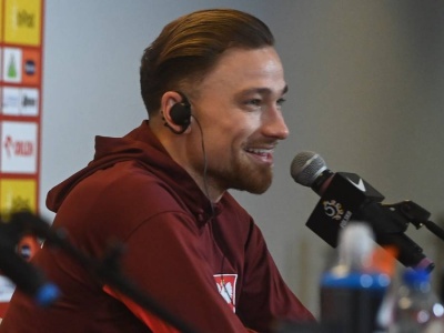 Matty Cash i nauka języka polskiego. 