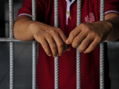 Przez rok w wyniku pomyłek zwolniono aż 262 więźniów!