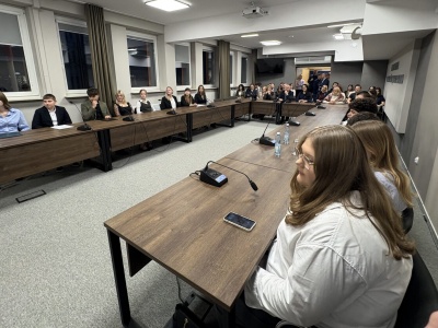 ’Manifest Młodych Ostrowczan’ na ostatniej sesji I kadencji Młodzieżowej Rady Miasta