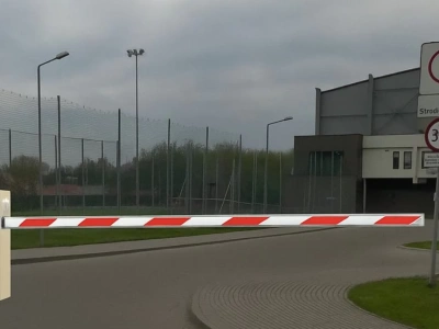 Szlabany pod halą Nysa?