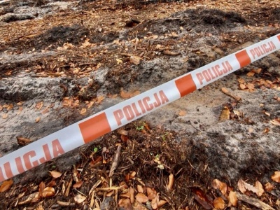 Grzybiarz natrafił na pocisk artyleryjski. Policja zabezpieczyła teren