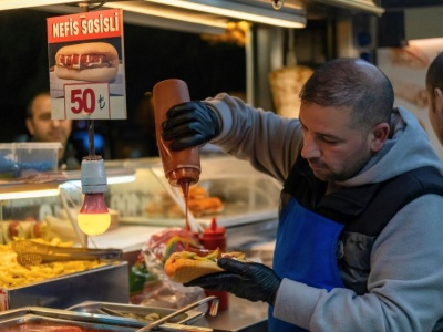 Troje turystów zmarło w Turcji. Chwilę wcześniej zjedli uliczne jedzenie