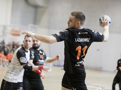 Lider z Piekar Śląskich sprawdzi Ostrowieckich Wojowników