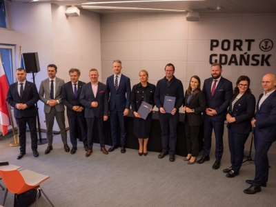 Strategiczna współpraca: PLK i Port Gdańsk łączą siły na rzecz rozbudowy kolejowego dostępu do portu