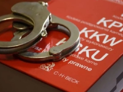 Poszukiwany 26-latek wpadł w mieszkaniu