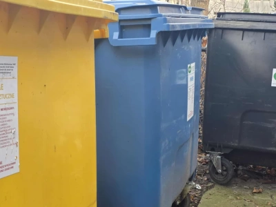 Domowe śmieci wywożą Wodociągi. Przy firmach najczęściej widać pojemniki z logo firmy MIKI