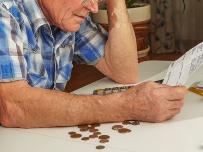 Senior musi oddać 97 milionów złotych. Nikt w Polsce nie ma większego długu