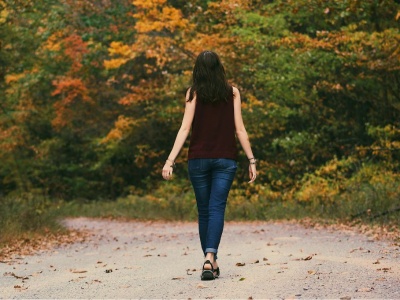 Naukowcy odkryli, jak spowolnić Alzheimera. Wystarczy 5 tys. kroków dziennie