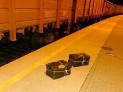 Tysiąc paczek nielegalnych papierosów ukrytych w węglarce. Przemyt udaremniony w Terespolu