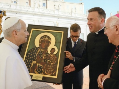 Matka wskazująca drogę - droga Maryi prowadzi za Chrystusem