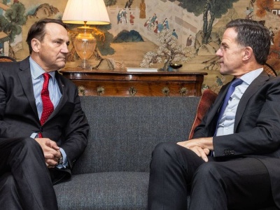 Sikorski spotkał się z szefem NATO. 