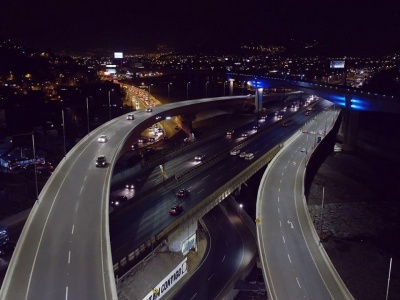 Rząd i „private equity” walczą o płatną autostradę, w tle protesty, korupcja i duże pieniądze