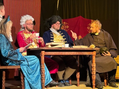 Gmina Wilamowice: koncert, spektakl komediowy i… słownik języka wilamowskiego