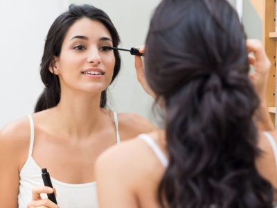 Eksperci przebadali tusze do rzęs. 3 tanie produkty z drogerii wypadły najlepiej