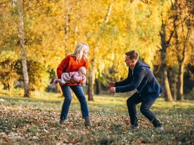 Zadbaj o stawy jesienią. Sprawdź, co naprawdę im służy, a co szkodzi